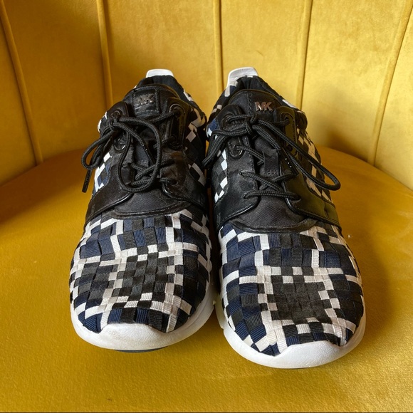 Michael Kors Amanda Trainer in blue black and white - Picture 4 of 11